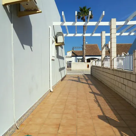 Oasis Park Susana Nyaraló